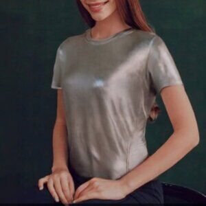 🎇🎊🎉🥂 HOT for New Year's 🔥 with this T-shirt